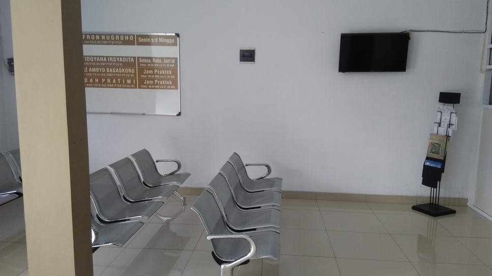 Ruang tunggu Klinik Hanuro
